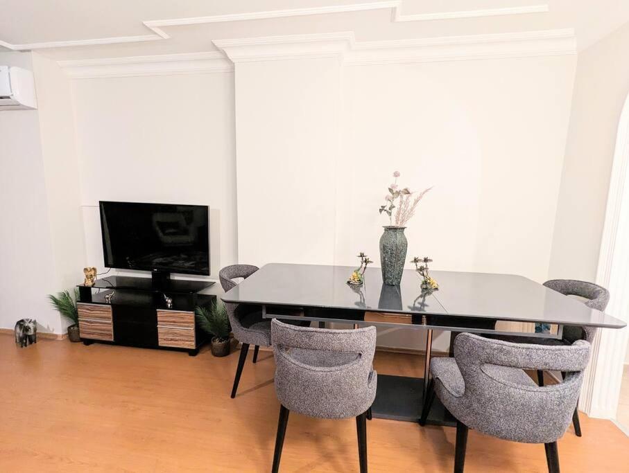 Appartement Superb & Elegant 3-bedroom Apt, Osmanbey Istanboel